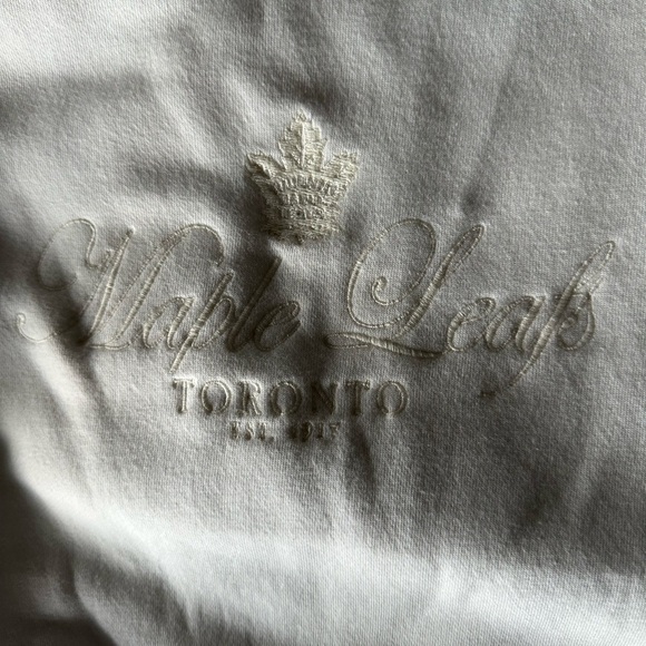 Toronto Maple leafs White Sweatshirt - Picture 3 of 3